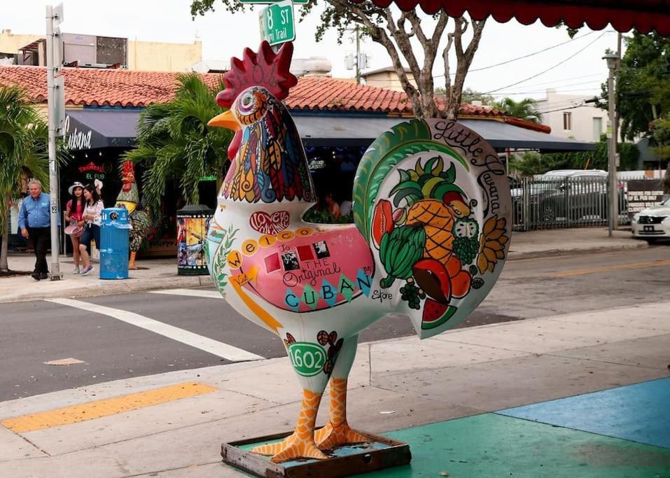 Amazing Experience In Calle Ocho Miami Exteriör bild